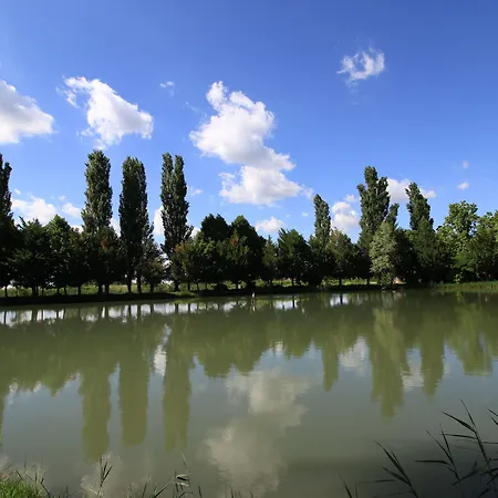 Отель I Laghetti 3*